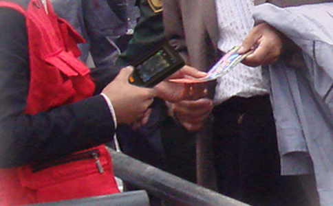 RFID手持机用于会展签到管理